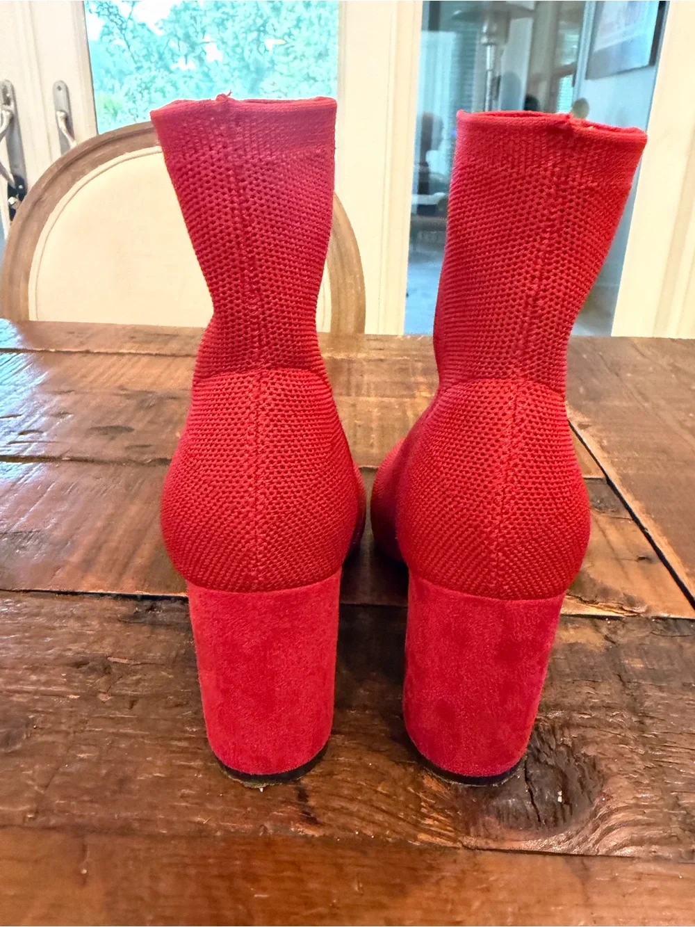 MIA bold red